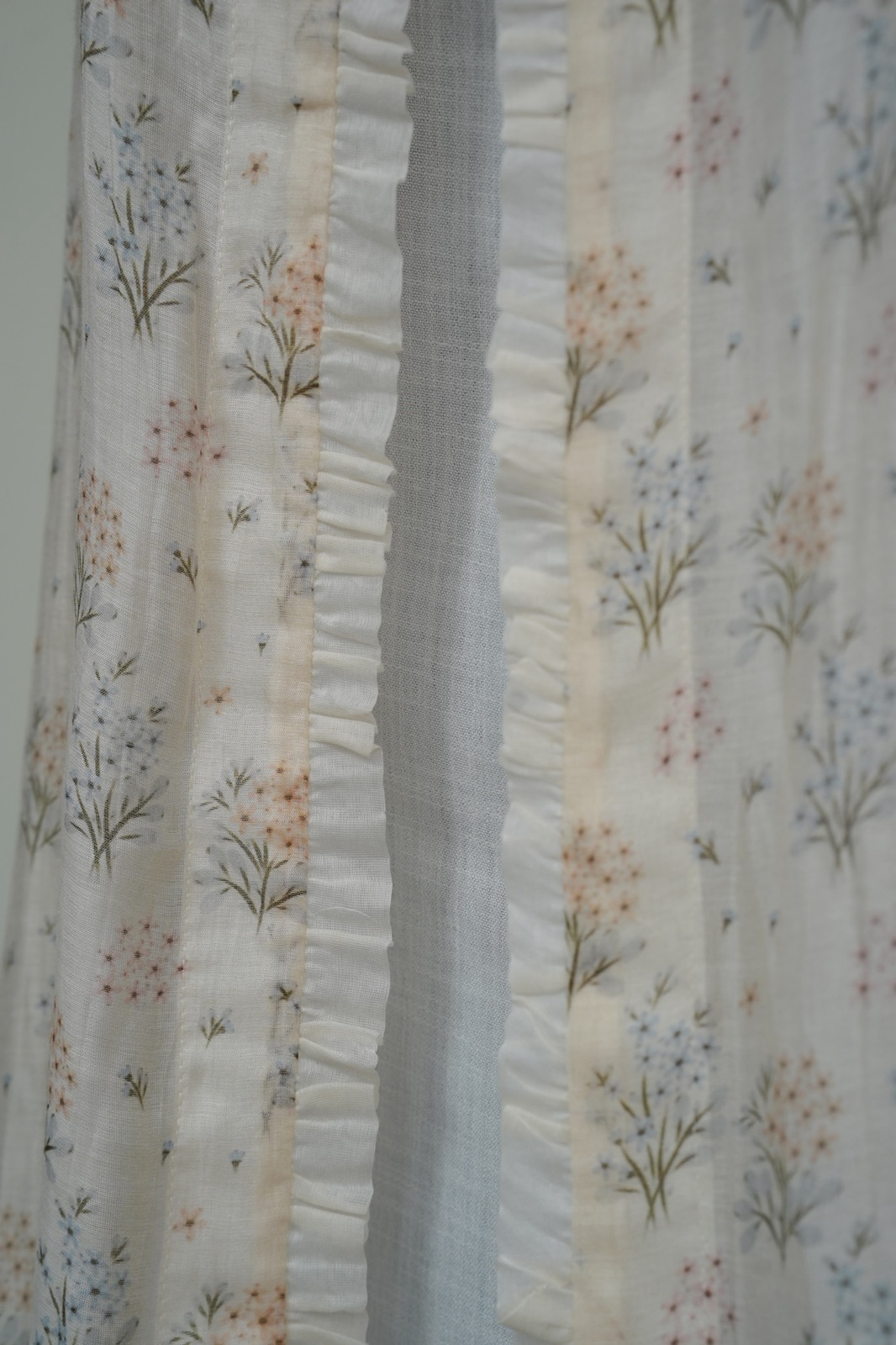 Delicate blooms abaya